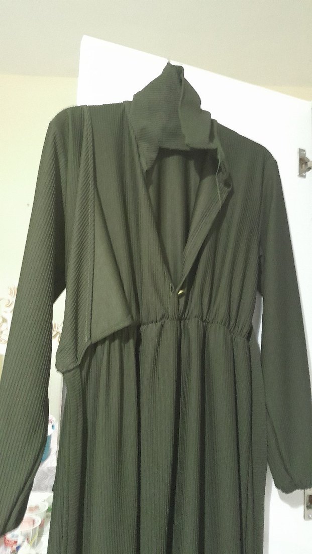 Uzun Kollu Yeşil Piliseli Kadın Elbise - Görsel 2