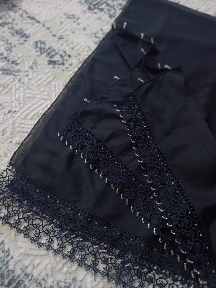 Dantel Detaylı Siyah Gotik Kadın Fular - Görsel 4