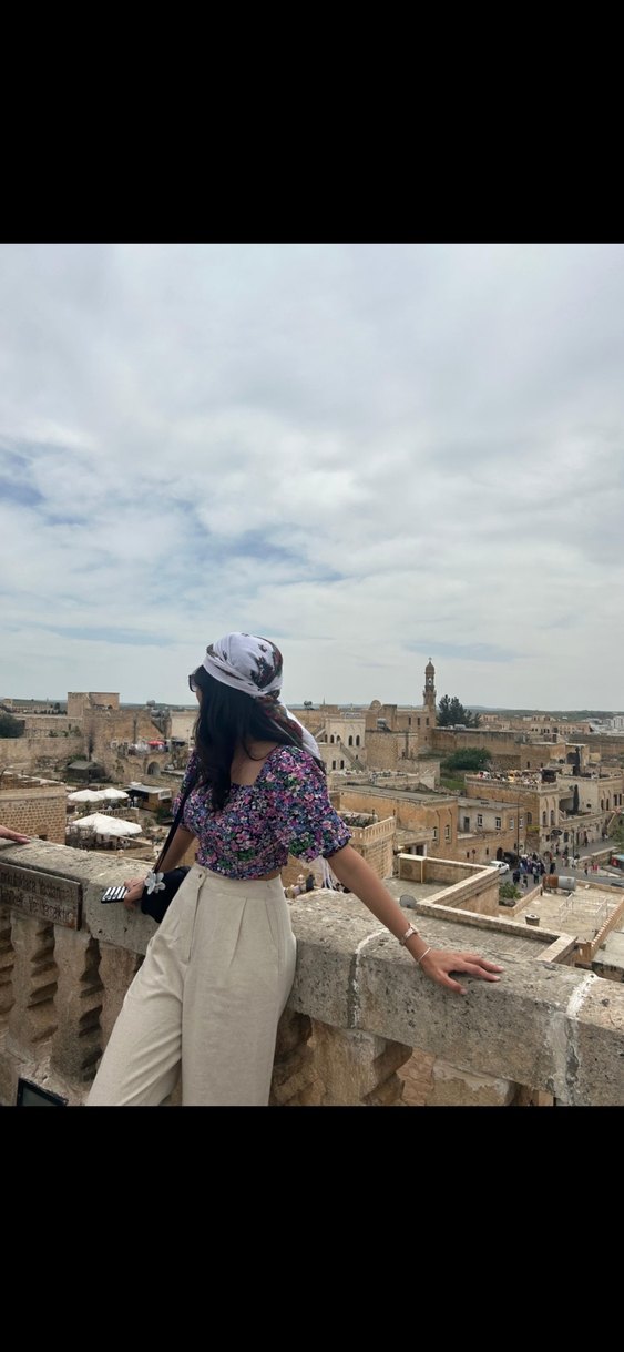 Çiçek Desenli Kısa Kollu Bağcıklı Bluz - Görsel 2