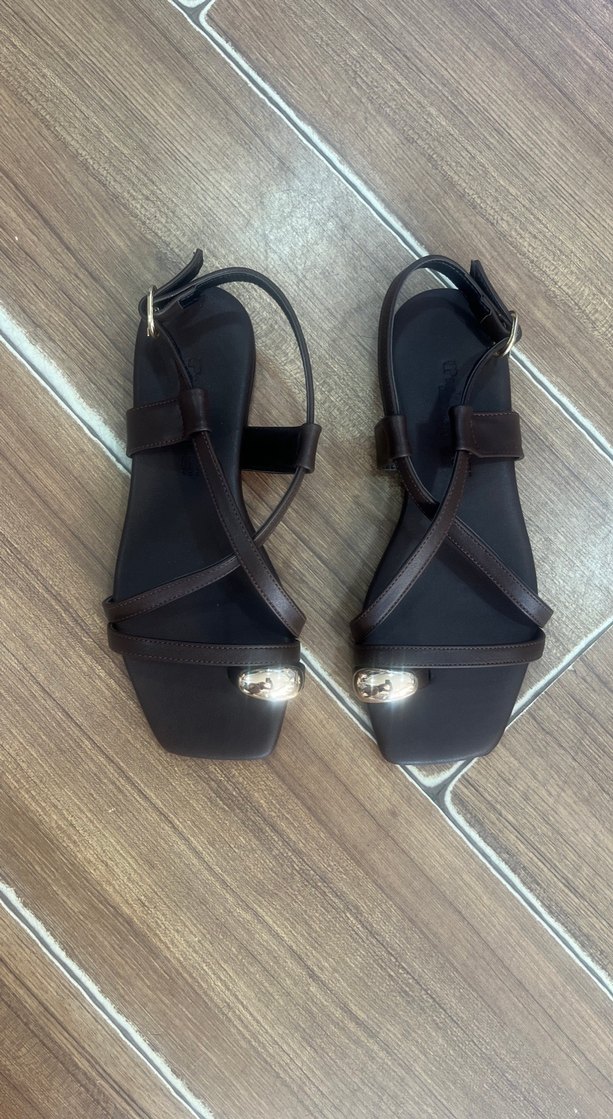 Klasik Kahverengi Tokalı Kadın Sandalet - Görsel 2