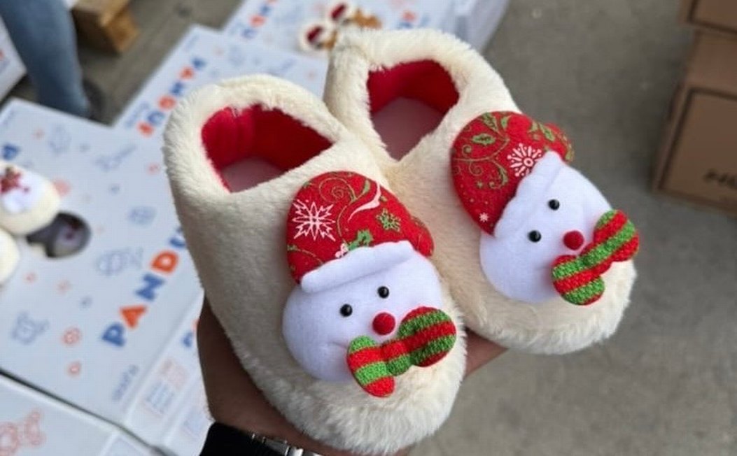 Kız Çocuk Beyaz Kürklü Geyik Desenli Terlik - Görsel 2