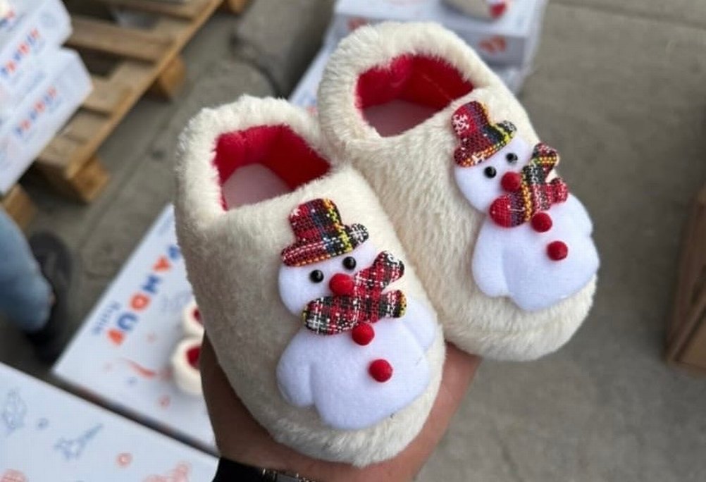 Kız Çocuk Beyaz Kürklü Geyik Desenli Terlik - Görsel 3