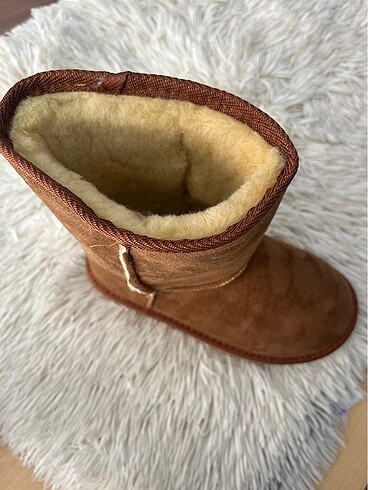 37 Beden Ugg bot