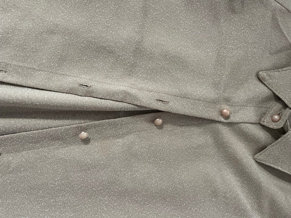 Düğmeli Uzun Bej gömlek - Görsel 2