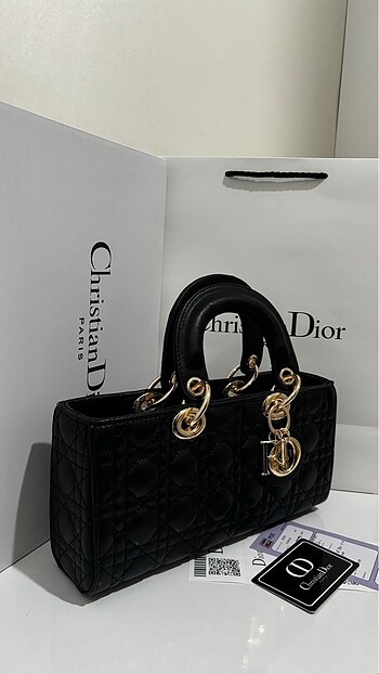 CHRISTIAN DIOR