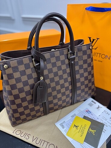 Louis Vuitton LOUIS VUITTON