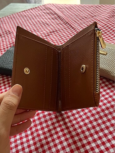 Diğer kahverengi cüzdan