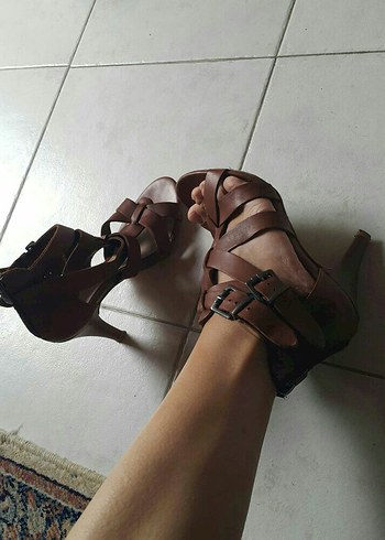 Beymen Deri Topuklu Kadın Sandalet