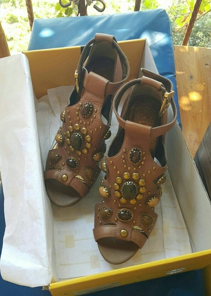 Vince Camuto marka şahane kalitede - Görsel 3