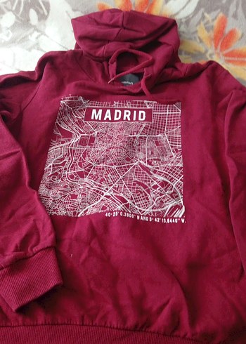 Koton Bordo Kapüşonlu Madrid Baskılı Sweatshirt