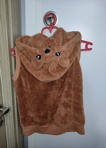 Koton Kahverengi Peluş Ayı Kapüşonlu Yelek