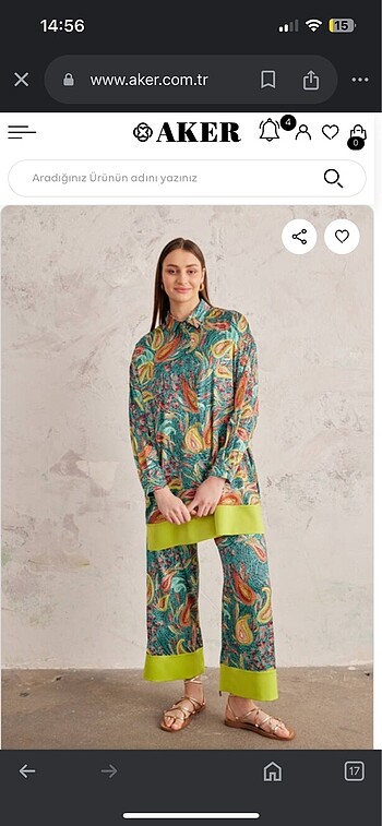 Aker saten tunik