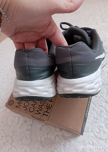 36 Beden gri Renk Nike Gri Spor Ayakkabı Velcro Detaylı