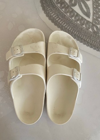 Beyaz Erkek Terlikler Tokalı Rahat Tasarım - Görsel 3