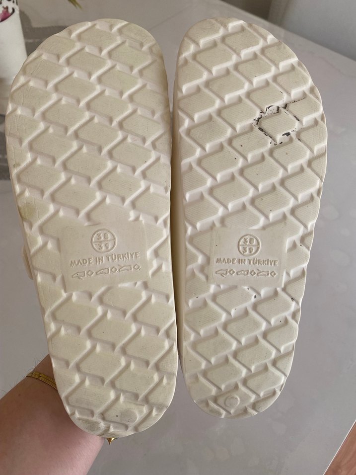 Beyaz Erkek Terlikler Tokalı Rahat Tasarım - Görsel 5