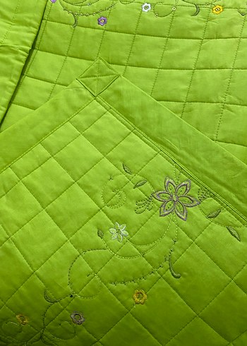 Nakışlı Renkli Yeşil Yatak Örtüsü - Görsel 11