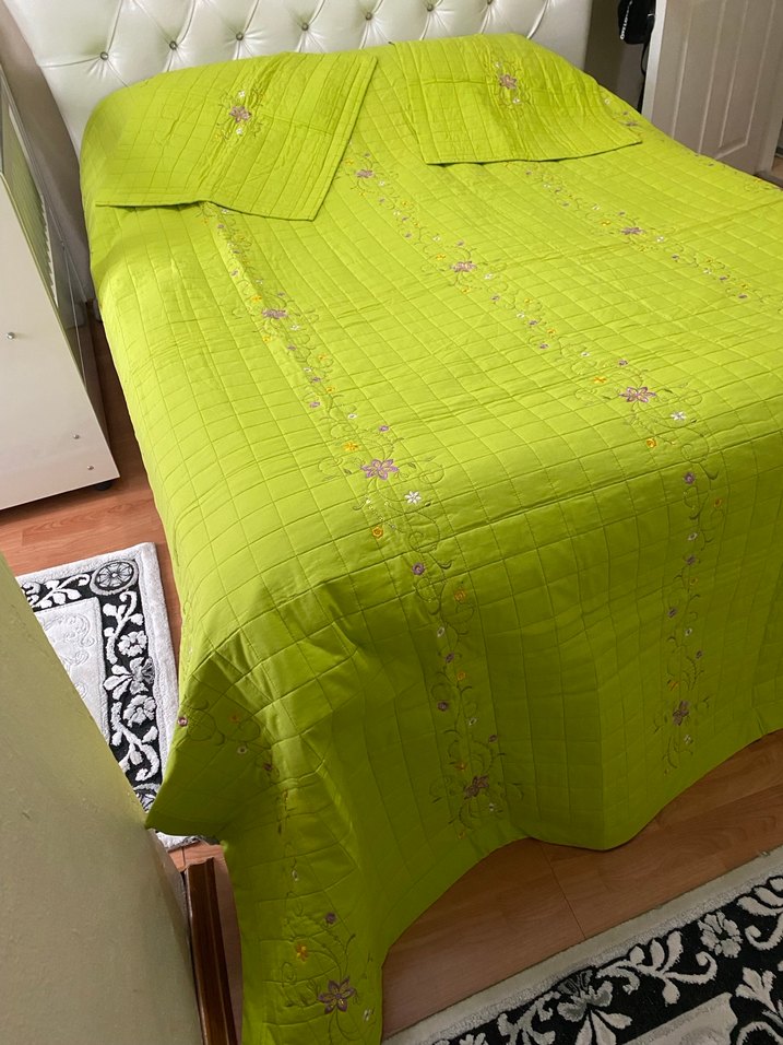 Nakışlı Renkli Yeşil Yatak Örtüsü - Görsel 4