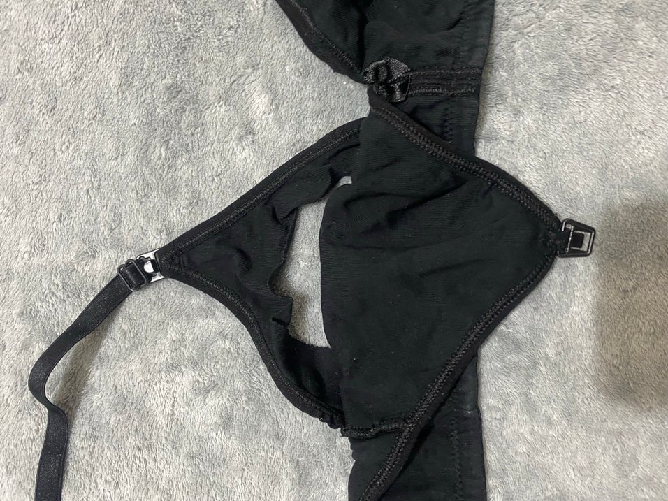 Minimalist Siyah ve Beyaz Sütyen Seti - Görsel 3