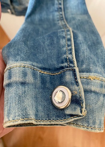 Düğmeli Mavi Kot Ceket - Görsel 4