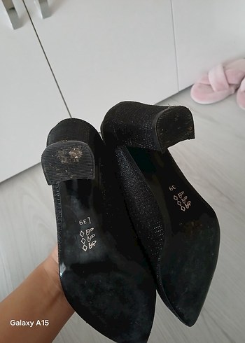 39 Beden Siyah Parlak Yılan Desenli Stiletto