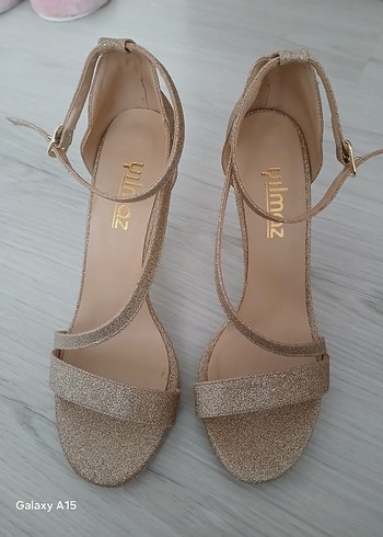 Altın Rengi Simli Stiletto Topuklu Kadın Ayakkabı