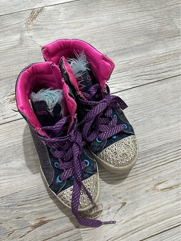 Skechers