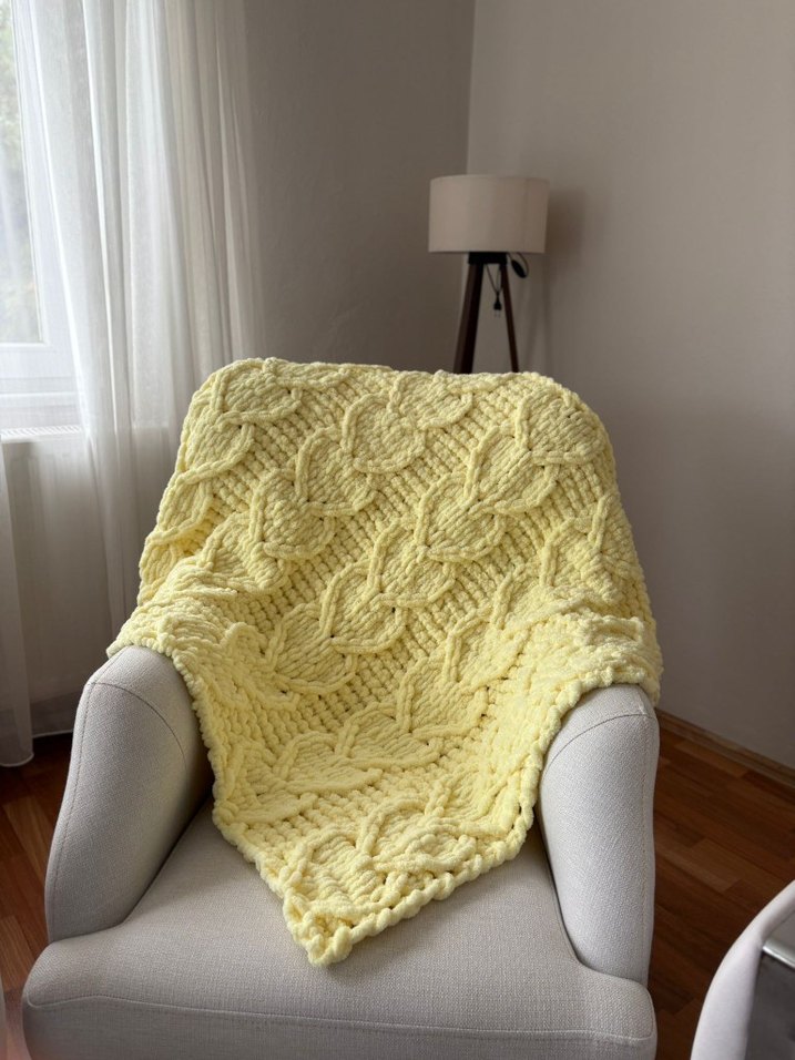 Sarı Örgü Çocuk Battaniyesi - Görsel 2