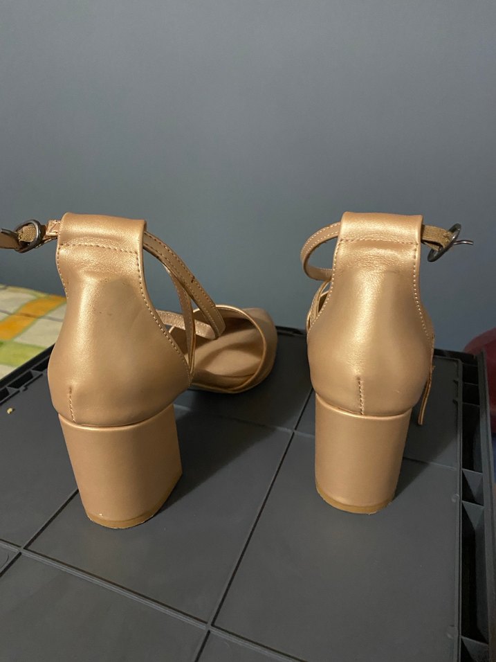 Topuklu ayakkabı - Görsel 5