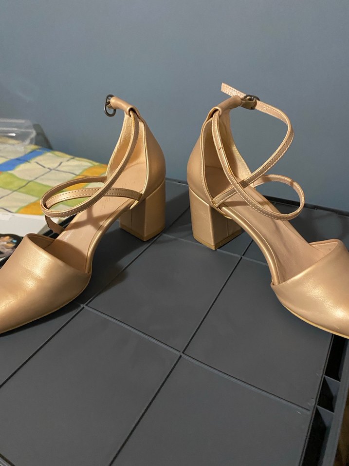 Topuklu ayakkabı - Görsel 3