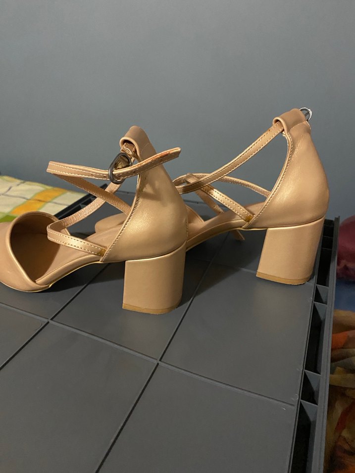 Topuklu ayakkabı - Görsel 4