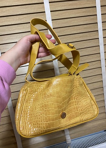 Sarı Parlak Deri Yılan Desenli Kadın Çanta - Görsel 4