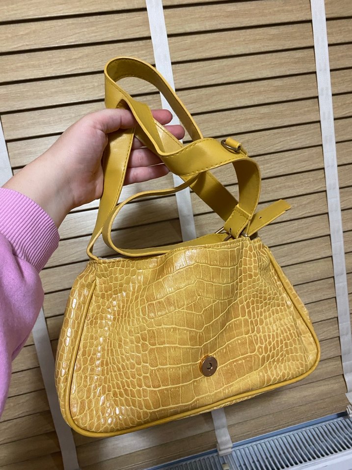 Sarı Parlak Deri Yılan Desenli Kadın Çanta - Görsel 4
