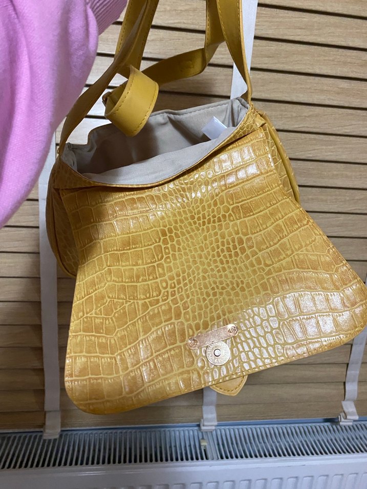 Sarı Parlak Deri Yılan Desenli Kadın Çanta - Görsel 5