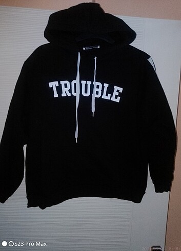 GoldenApple siyah Trouble yazılı sweatshirt Xlbeden