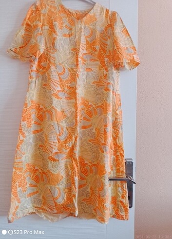 Turuncu desenli kısakollu elbise Lbeden 