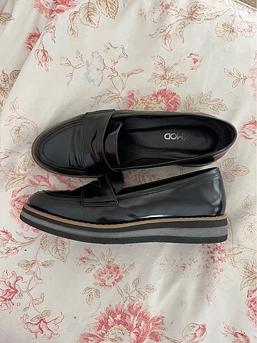 39 Beden siyah Renk Derimod loafer