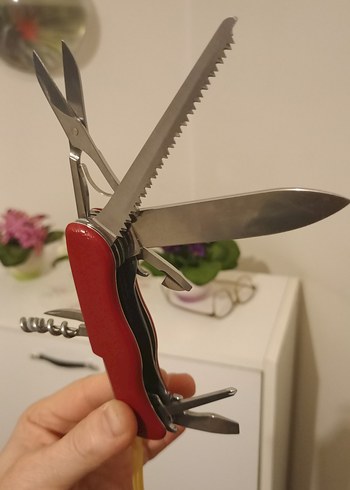 Kırmızı Çok Fonksiyonlu Cep Çakısı - Görsel 3