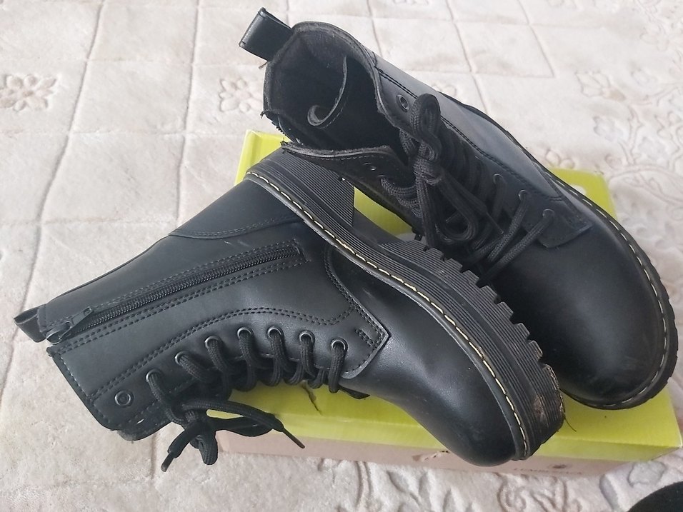 Siyah Fermuarlı Dolgu Topuklu Kadın Botları - Görsel 4