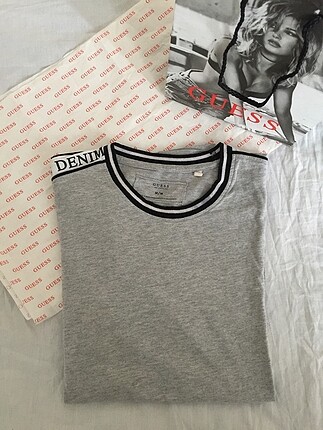 Guess tshirt