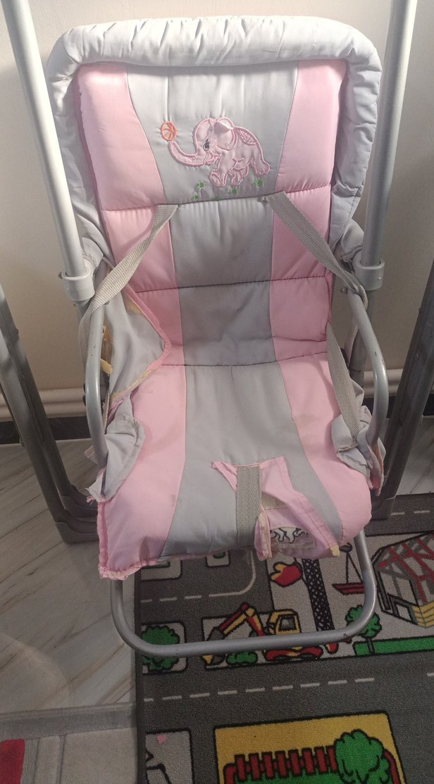 Pembe ve Gri Bebek Mama Sandalyesi salanan koltuk salıncak - Görsel 2