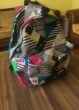 l Beden Eastpak sırt çantasında