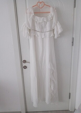 Beyaz çekim elbisesi