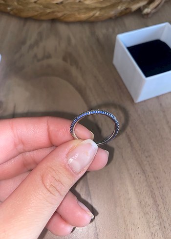 Beden Pandora Me Mavi Pave yüzük