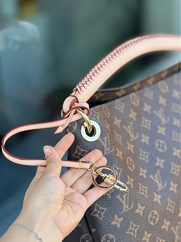 Louis Vuitton Kadın el çantası