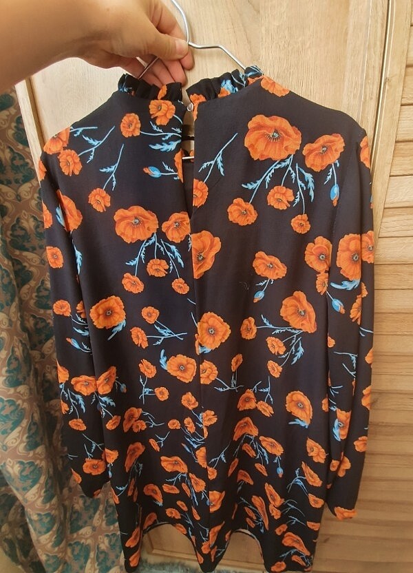 Cicekli kisa sifon elbise - Görsel 3