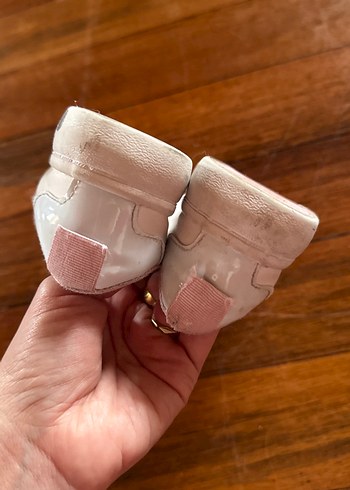 Kız Çocuk Beyaz Bağcıklı ve Cırt Cırtlı Spor Ayakkabı - Görsel 3