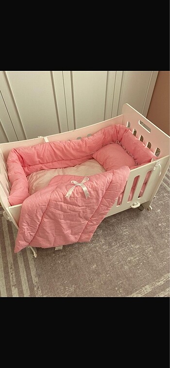 Sallanan beşik ve babynest fotoğraftakilerin hepsi dahil - Görsel 3