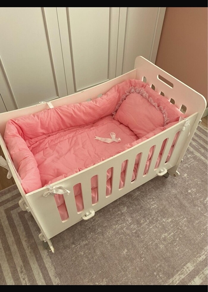 Sallanan beşik ve babynest fotoğraftakilerin hepsi dahil - Görsel 4