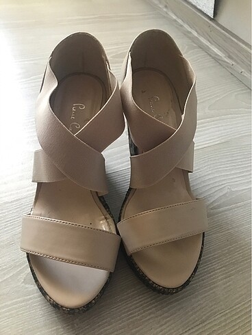 Pierre Cardin Dolgu topuk ayakkabı