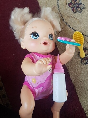 Emekleyen bebek 